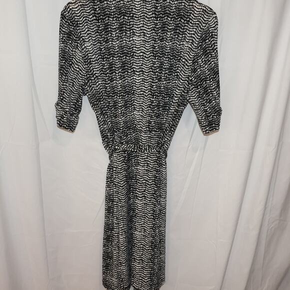 NWOT Apt 9 Dress Cross over Knee Length Short Sleeves Cuffed Black White - Picture 10 of 12